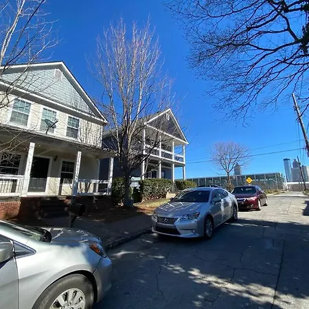 Entire Home Downtown Atl! Walk To Gwcc And More!